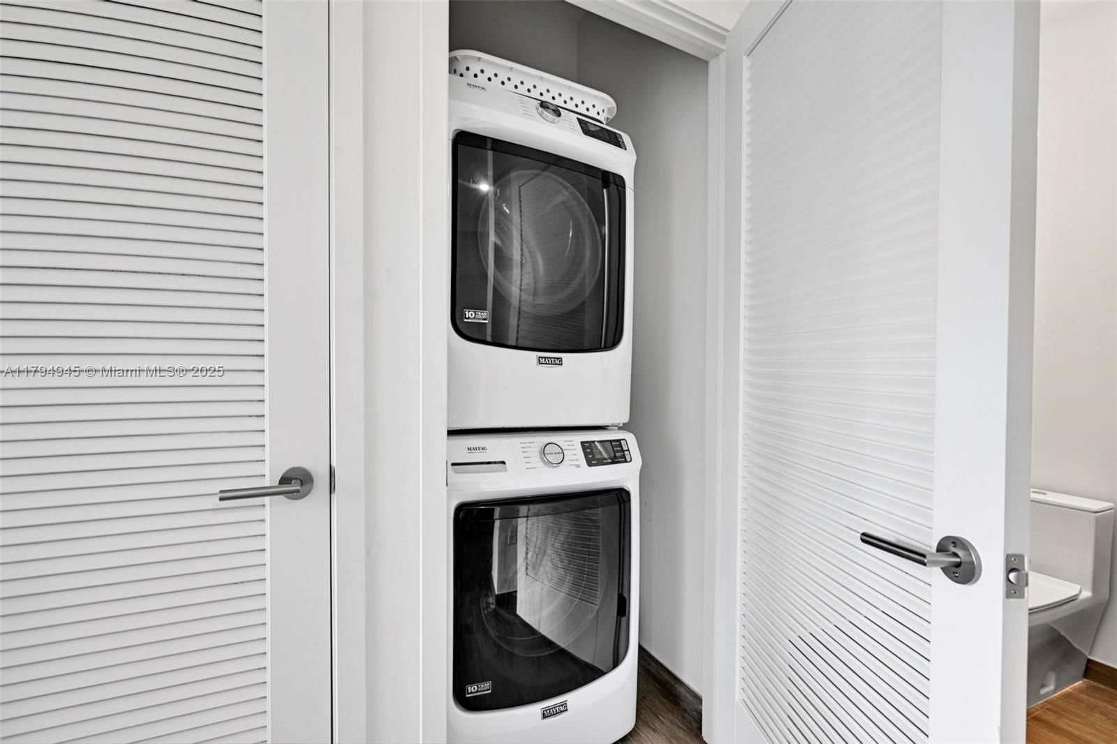 Real estate property located at 3581 Glencoe St #207, Miami-dade, Brickells Flagler, Miami, FL