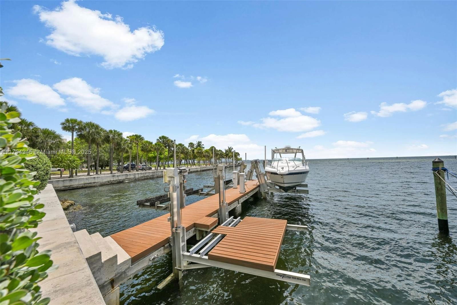 Real estate property located at 3581 Glencoe St #207, Miami-dade, Brickells Flagler, Miami, FL