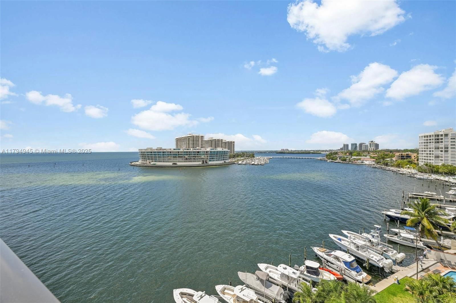 Real estate property located at 3581 Glencoe St #207, Miami-dade, Brickells Flagler, Miami, FL