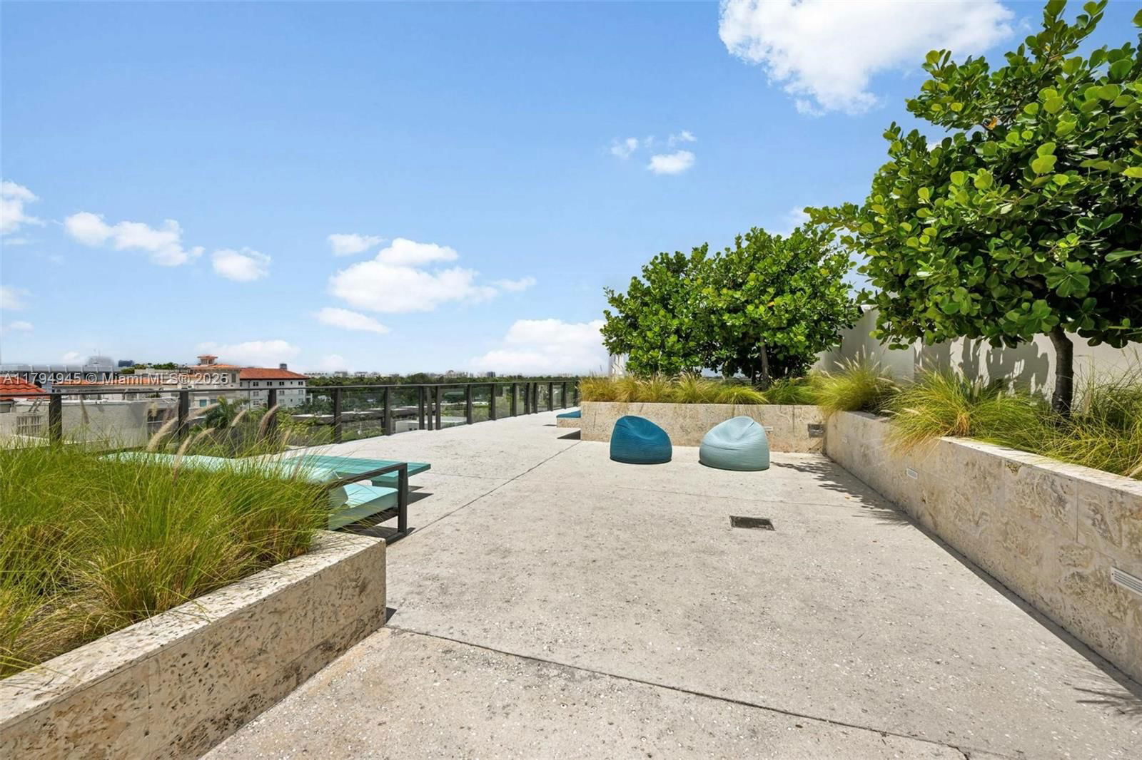 Real estate property located at 3581 Glencoe St #207, Miami-dade, Brickells Flagler, Miami, FL