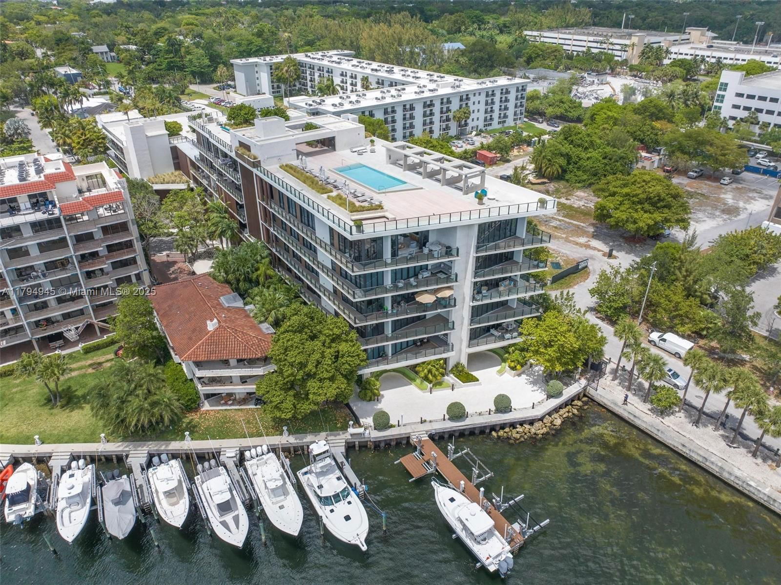 Real estate property located at 3581 Glencoe St #207, Miami-dade, Brickells Flagler, Miami, FL