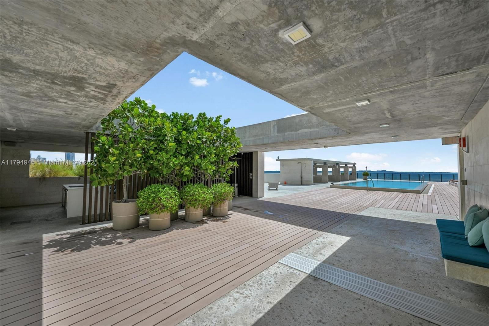 Real estate property located at 3581 Glencoe St #207, Miami-dade, Brickells Flagler, Miami, FL