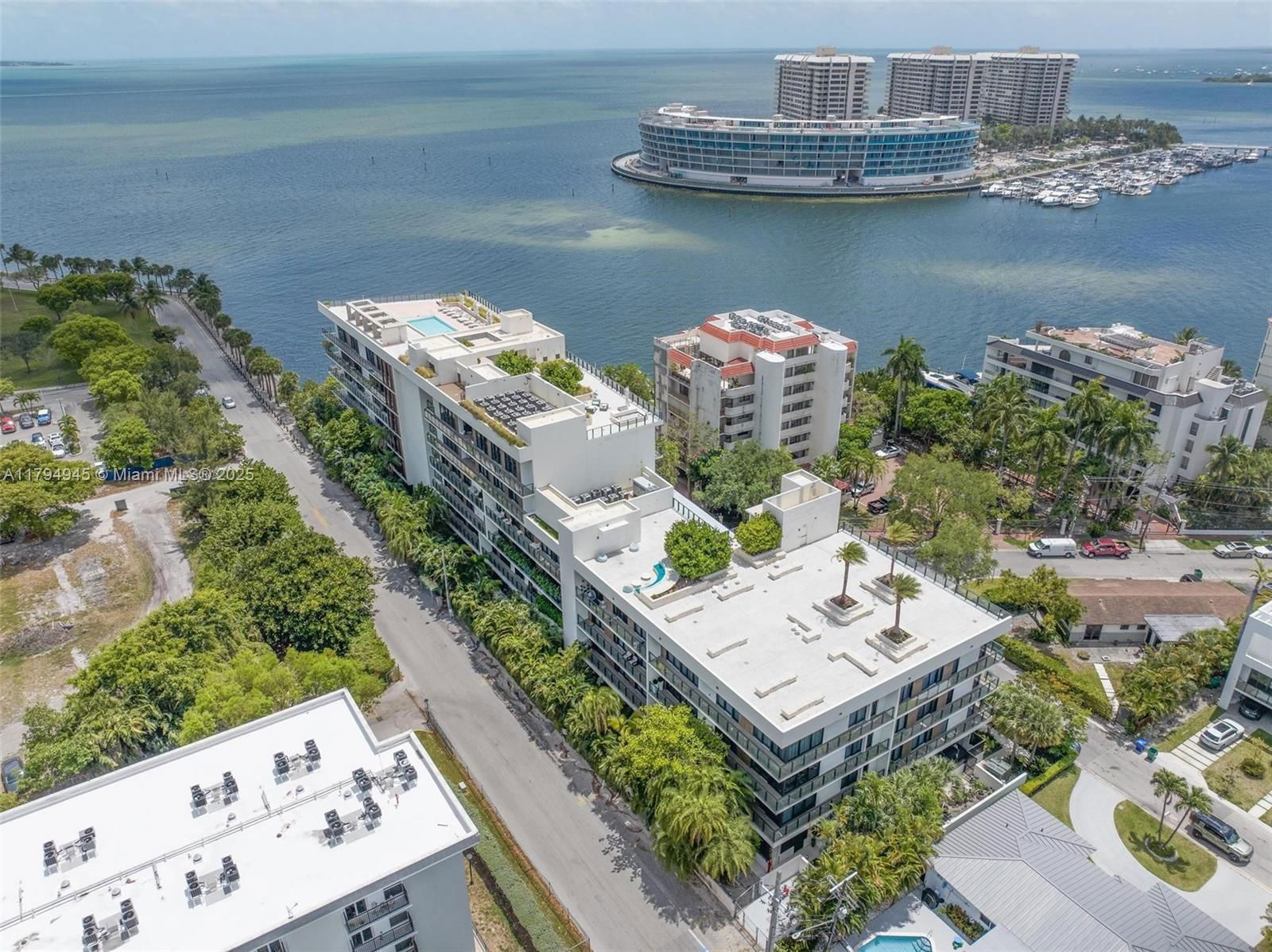 Real estate property located at 3581 Glencoe St #207, Miami-dade, Brickells Flagler, Miami, FL