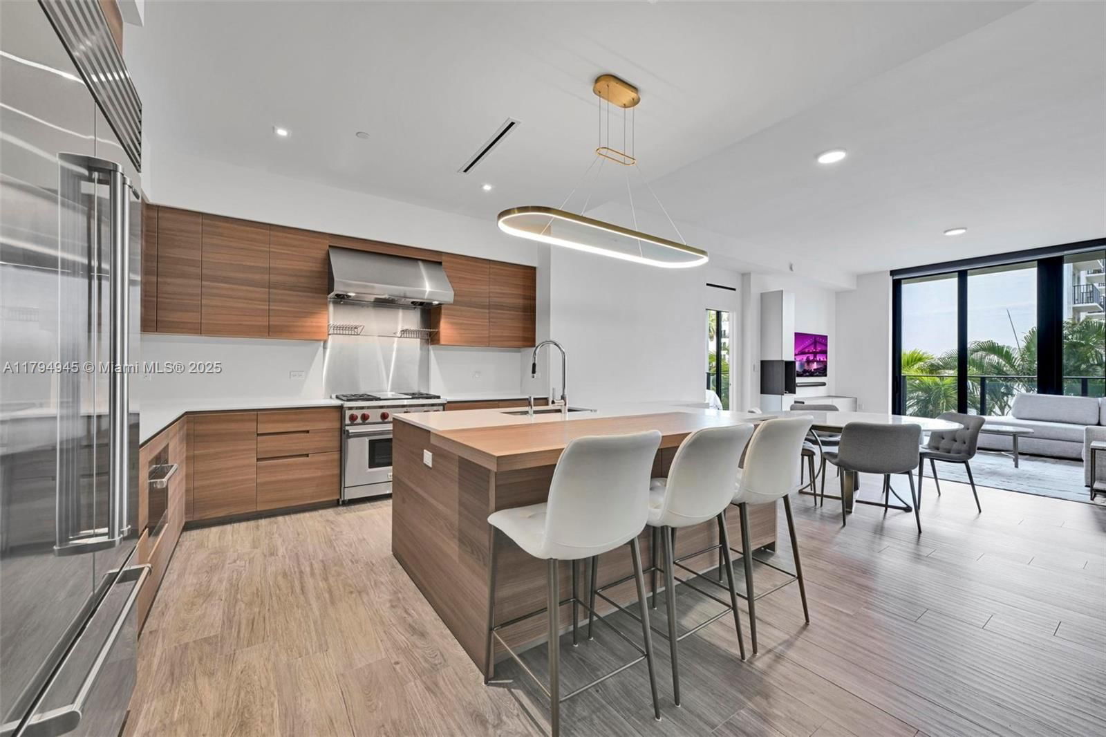 Real estate property located at 3581 Glencoe St #207, Miami-dade, Brickells Flagler, Miami, FL