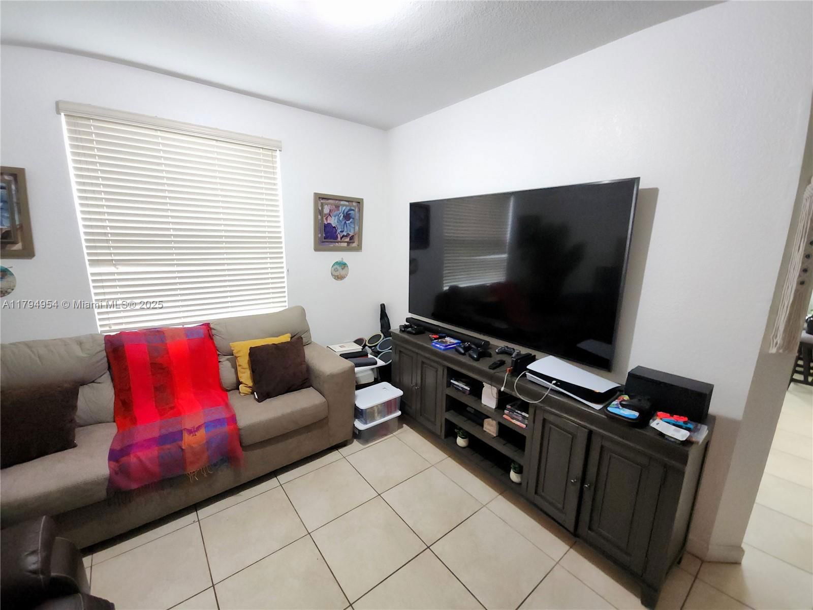 Real estate property located at 3064 1st Dr #3, Miami-dade, Fiji Condo No 3, Homestead, FL