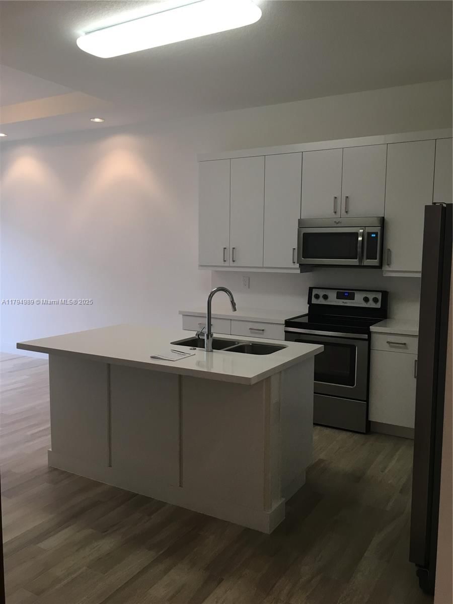 Real estate property located at 17545 150th Ct, Miami-dade, Venetian Parc, Miami, FL