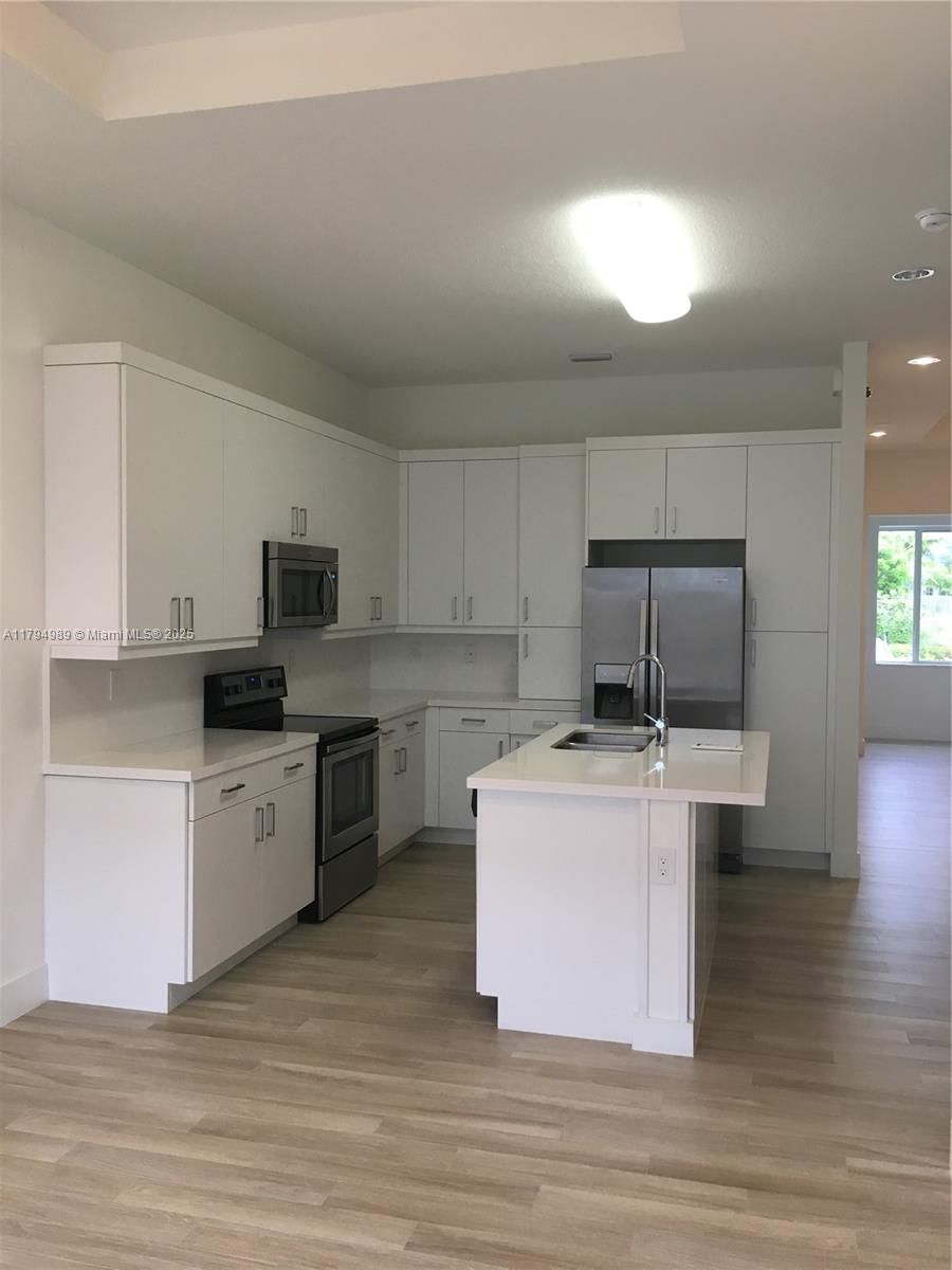 Real estate property located at 17545 150th Ct, Miami-dade, Venetian Parc, Miami, FL