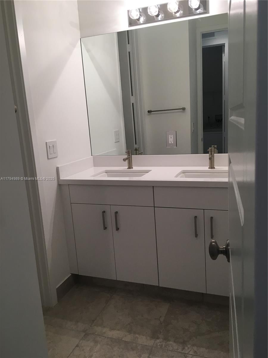 Real estate property located at 17545 150th Ct, Miami-dade, Venetian Parc, Miami, FL