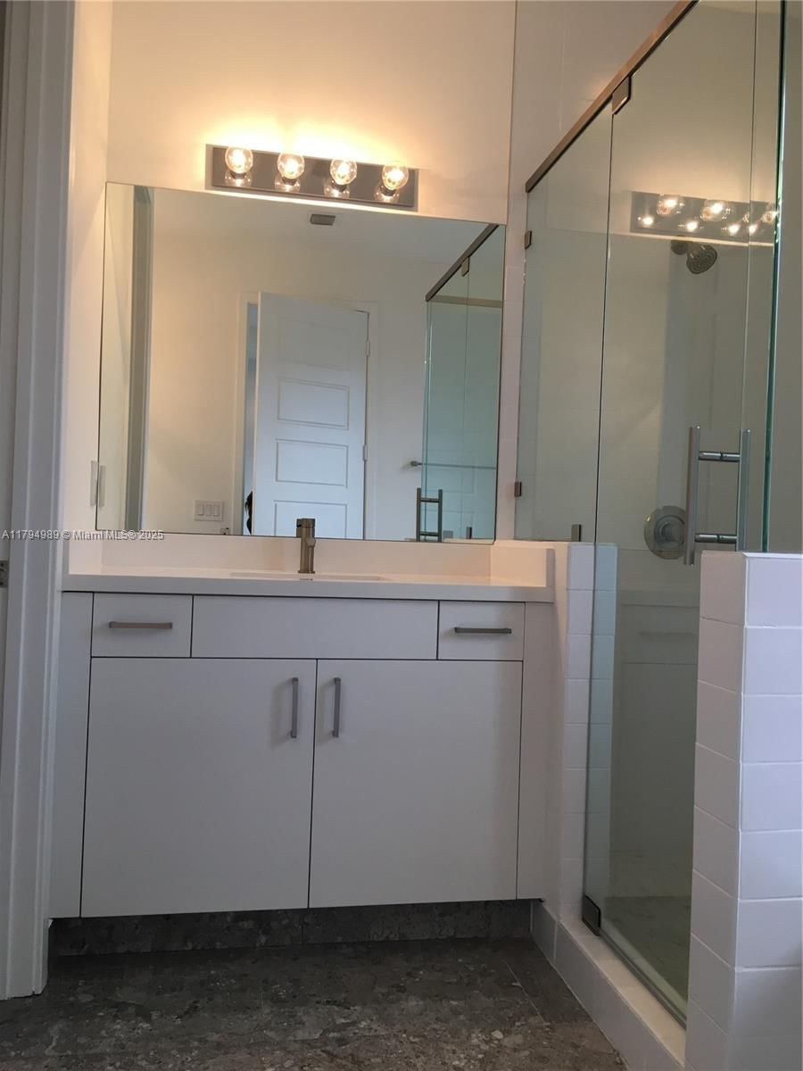 Real estate property located at 17545 150th Ct, Miami-dade, Venetian Parc, Miami, FL