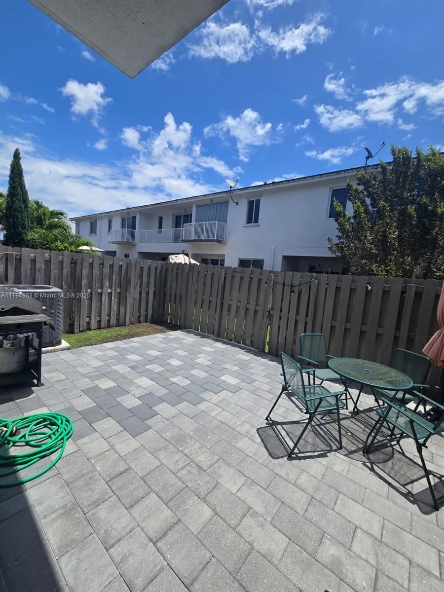 Real estate property located at 17545 150th Ct, Miami-dade, Venetian Parc, Miami, FL