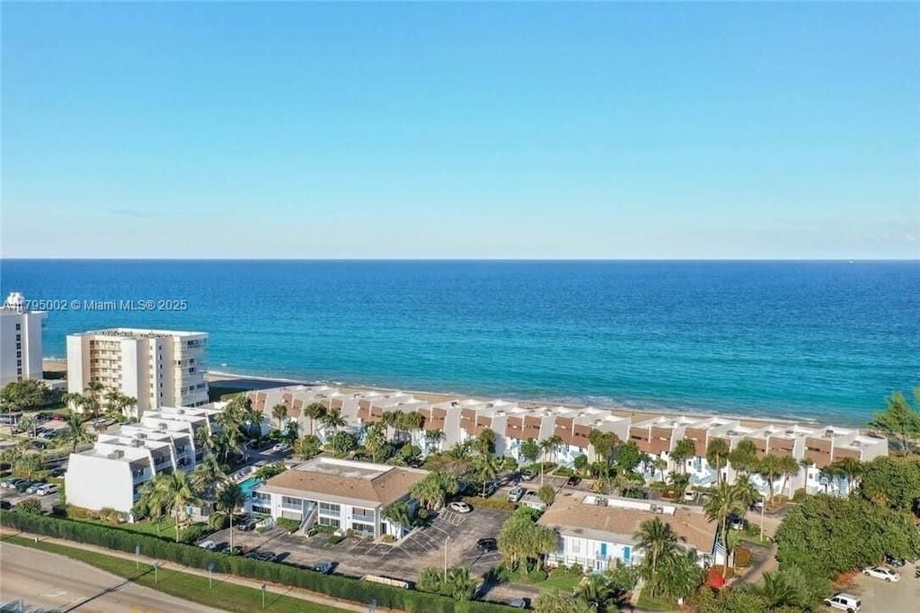 Real estate property located at 11000 Ocean Dr #211, St Lucie, Villa Del Sol Condominium, Jensen Beach, FL