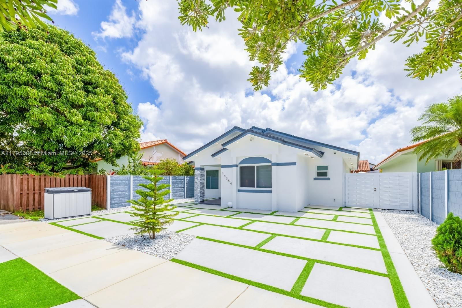 Real estate property located at 14354 113th Ter, Miami-dade, Islas Canarias Homes, Miami, FL
