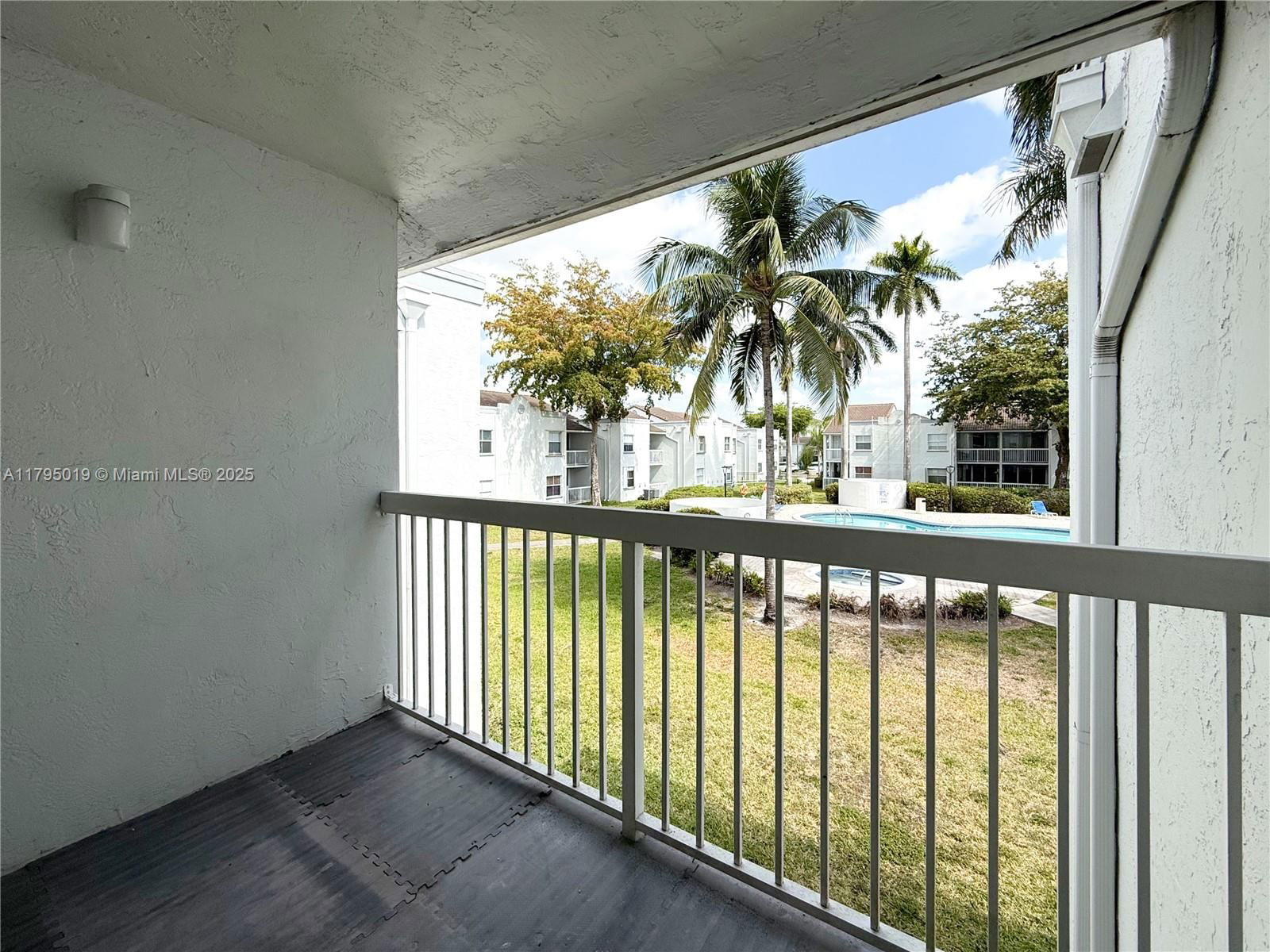 Real estate property located at 9745 48th Ter #326, Miami-dade, The Greens At Doral Condo, Doral, FL