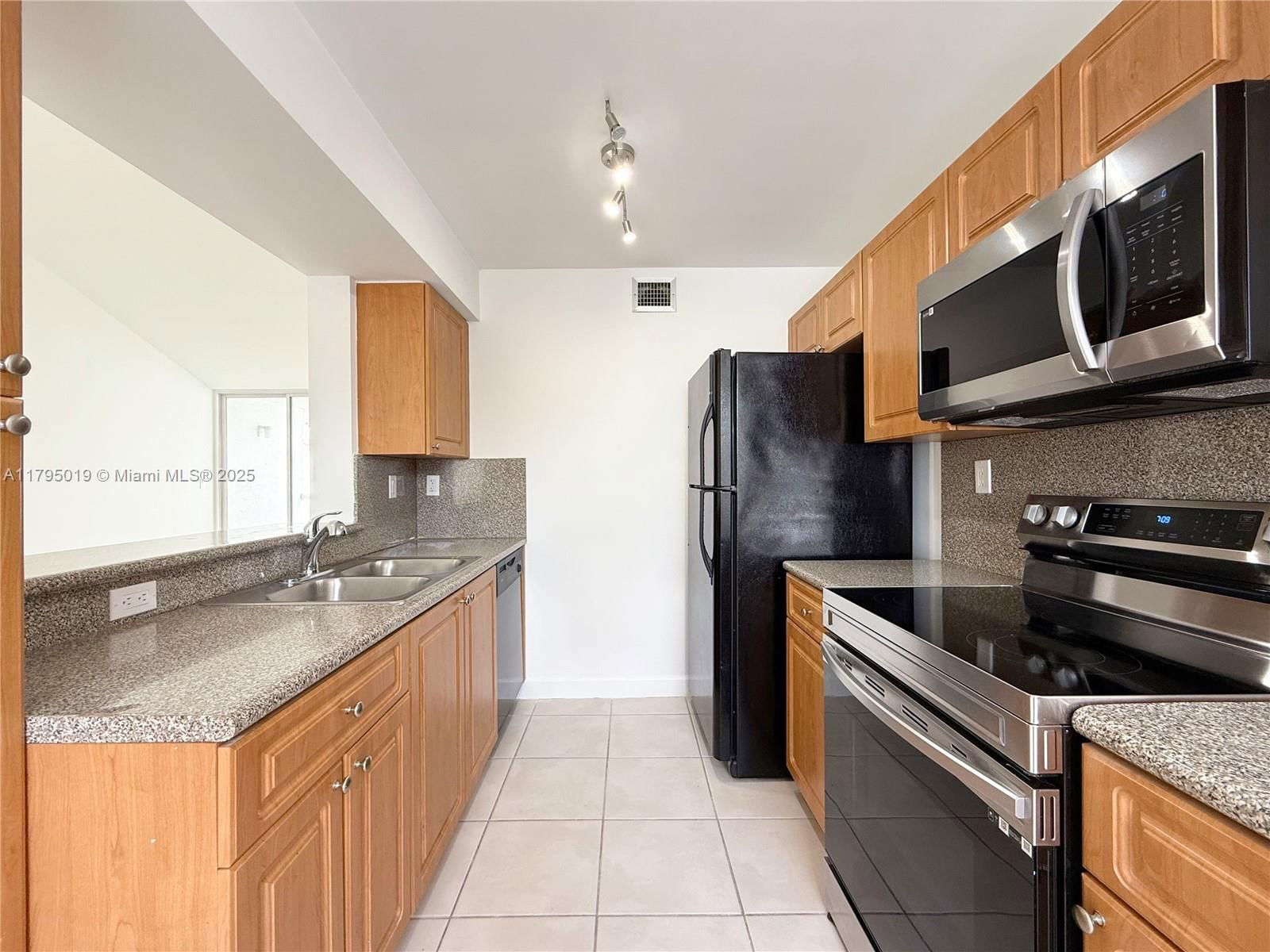 Real estate property located at 9745 48th Ter #326, Miami-dade, The Greens At Doral Condo, Doral, FL