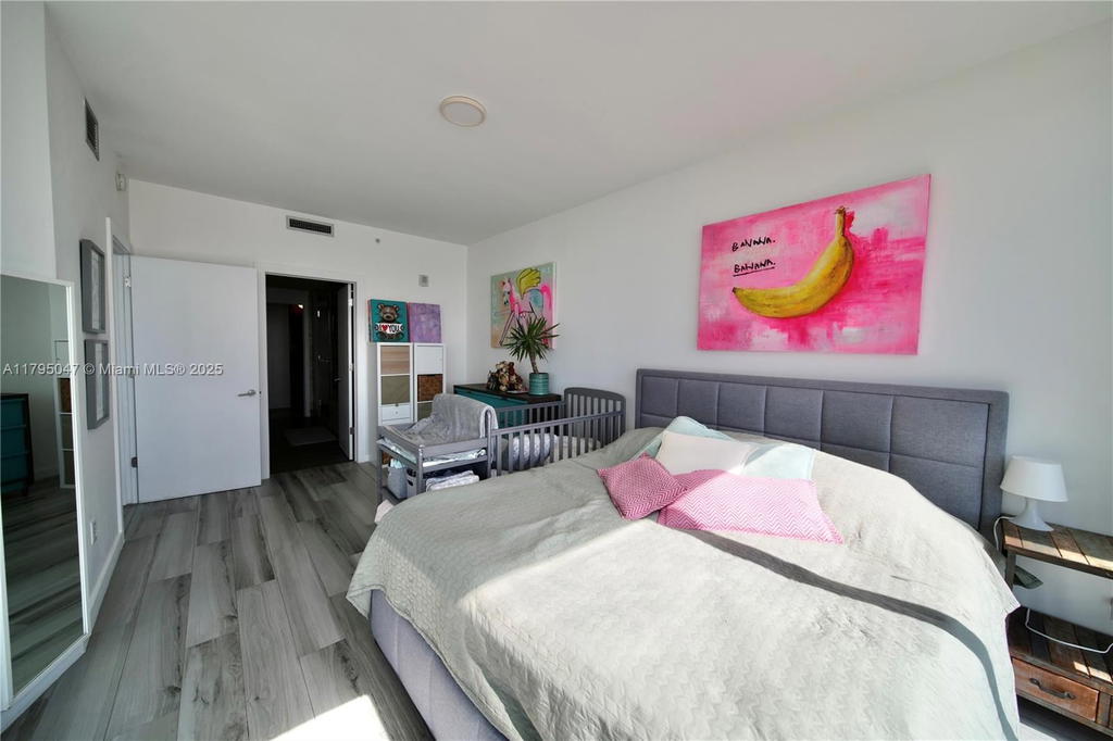 Real estate property located at 2900 7th Ave #1705, Miami-dade, Biscayne Beach Condo, Miami, FL