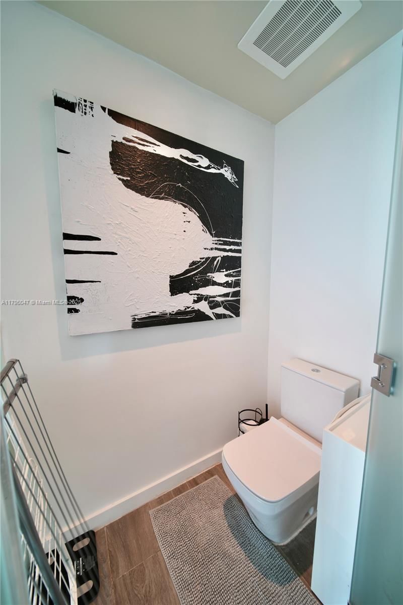 Real estate property located at 2900 7th Ave #1705, Miami-dade, Biscayne Beach Condo, Miami, FL