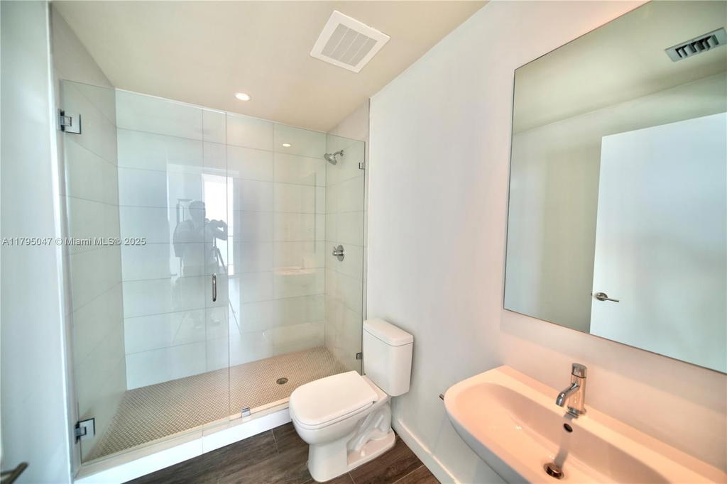 Real estate property located at 2900 7th Ave #1705, Miami-dade, Biscayne Beach Condo, Miami, FL