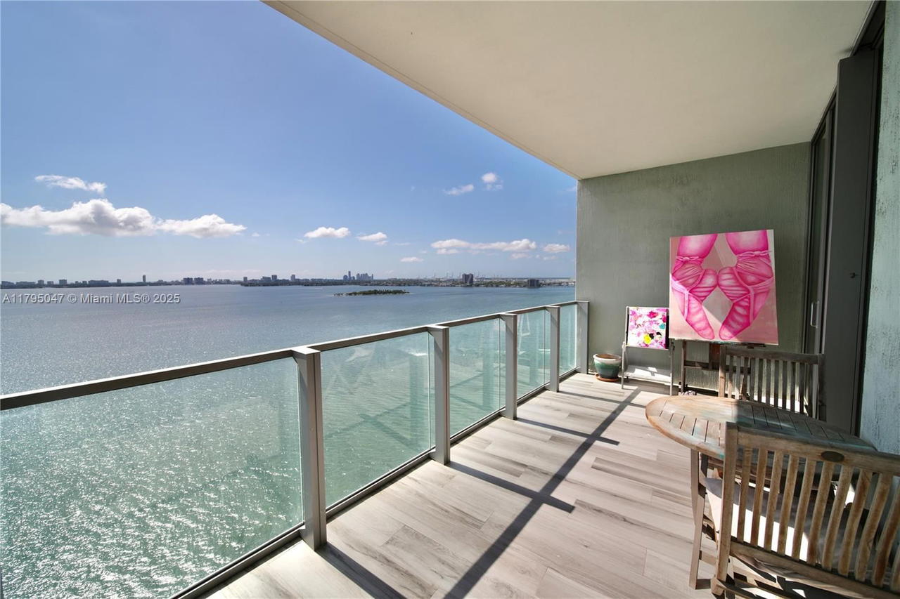 Real estate property located at 2900 7th Ave #1705, Miami-dade, Biscayne Beach Condo, Miami, FL
