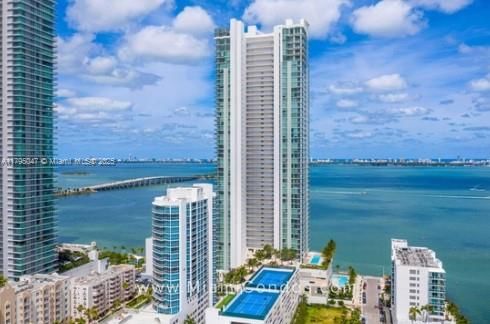 Real estate property located at 2900 7th Ave #1705, Miami-dade, Biscayne Beach Condo, Miami, FL