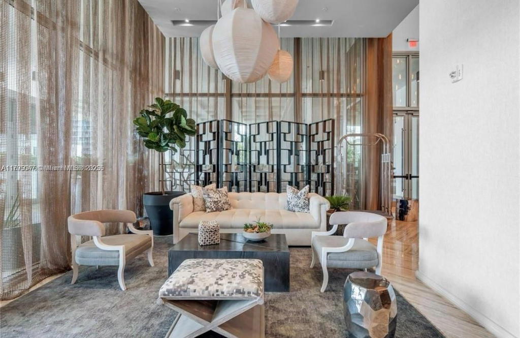 Real estate property located at 2900 7th Ave #1705, Miami-dade, Biscayne Beach Condo, Miami, FL
