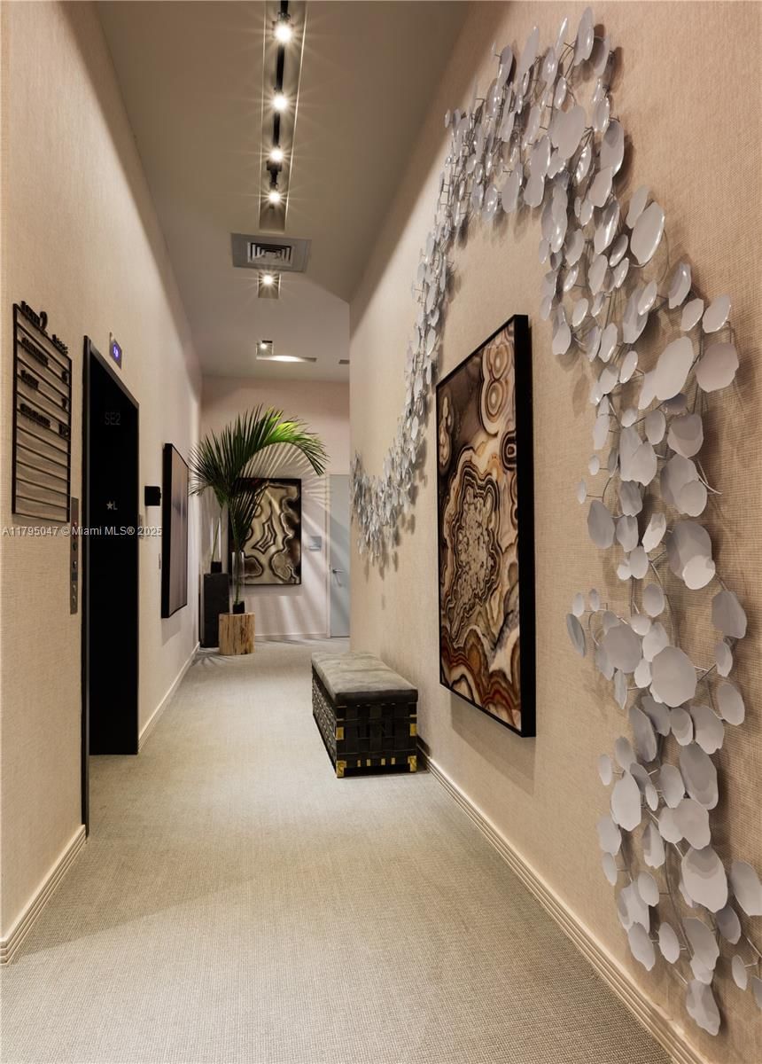 Real estate property located at 2900 7th Ave #1705, Miami-dade, Biscayne Beach Condo, Miami, FL