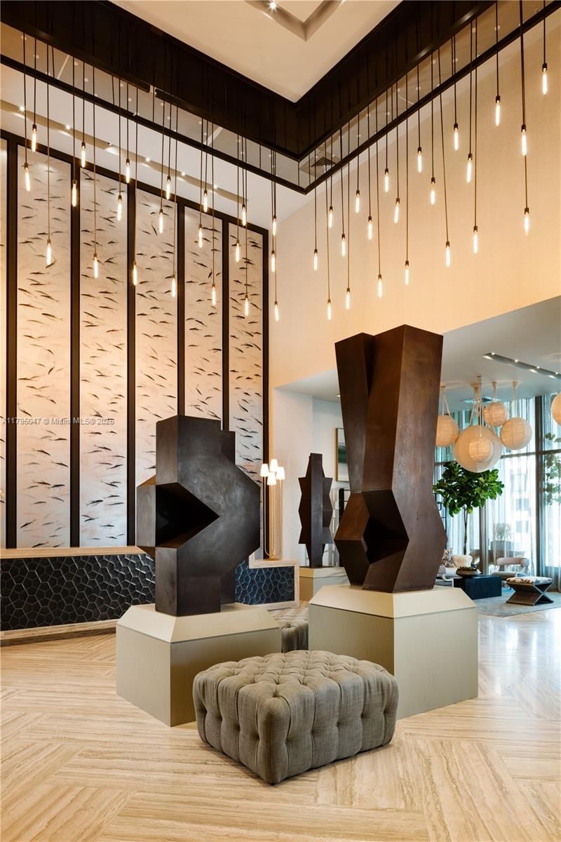 Real estate property located at 2900 7th Ave #1705, Miami-dade, Biscayne Beach Condo, Miami, FL