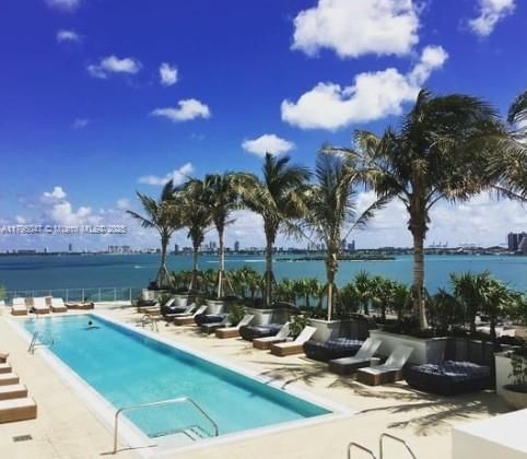 Real estate property located at 2900 7th Ave #1705, Miami-dade, Biscayne Beach Condo, Miami, FL