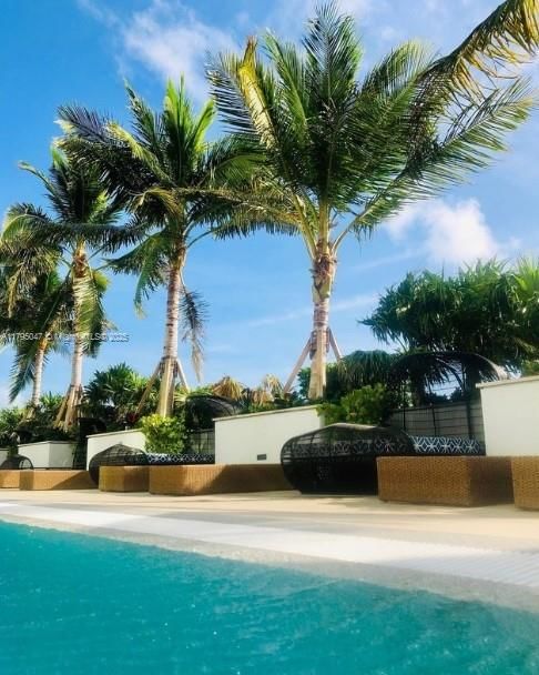 Real estate property located at 2900 7th Ave #1705, Miami-dade, Biscayne Beach Condo, Miami, FL
