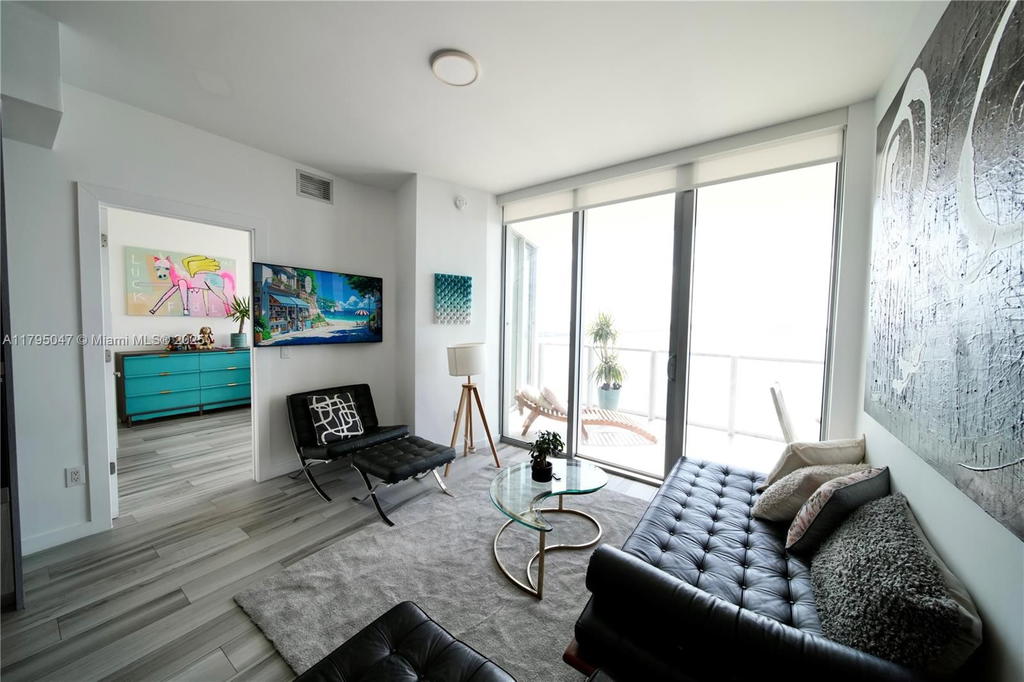 Real estate property located at 2900 7th Ave #1705, Miami-dade, Biscayne Beach Condo, Miami, FL