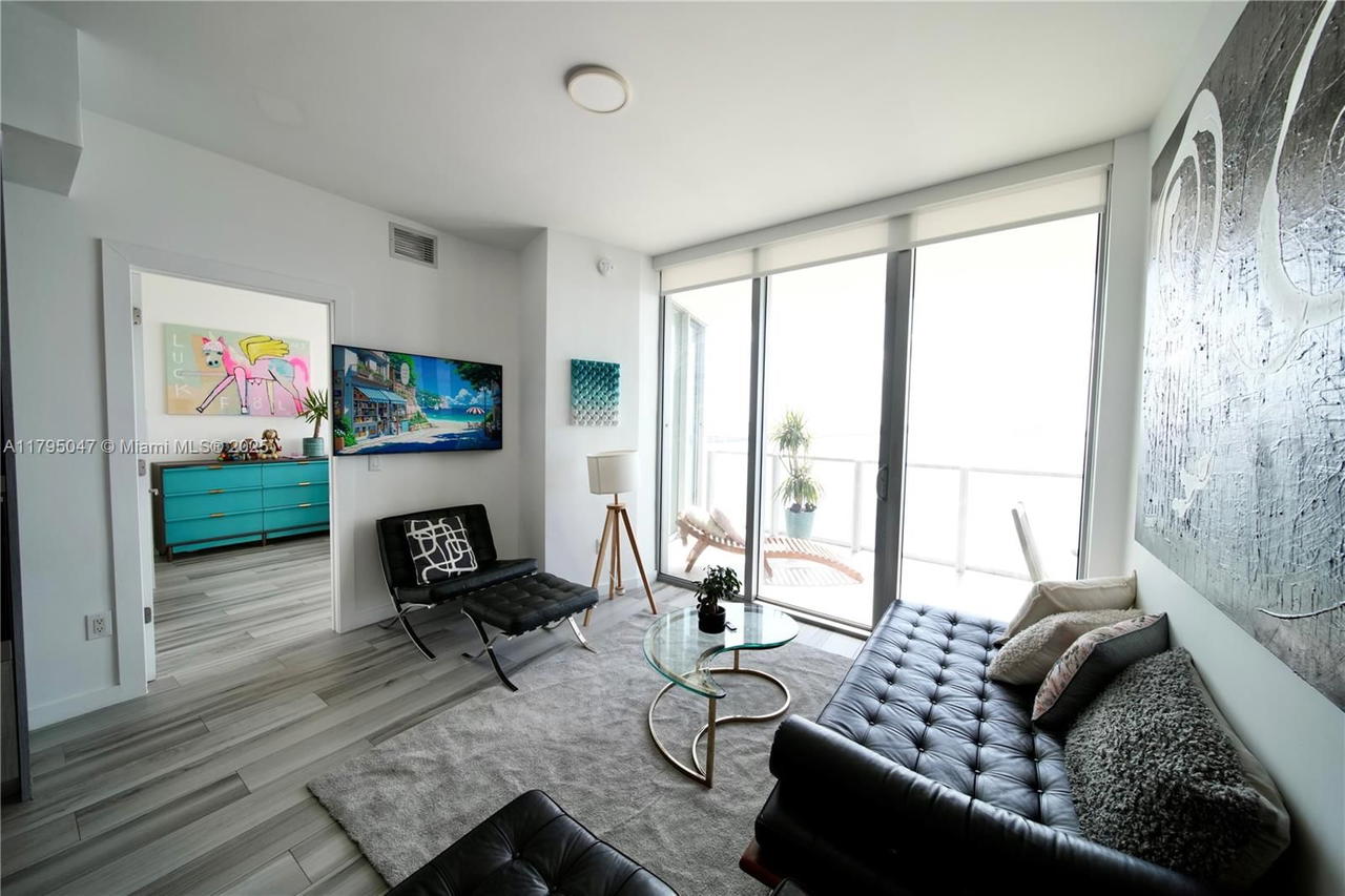 Real estate property located at 2900 7th Ave #1705, Miami-dade, Biscayne Beach Condo, Miami, FL