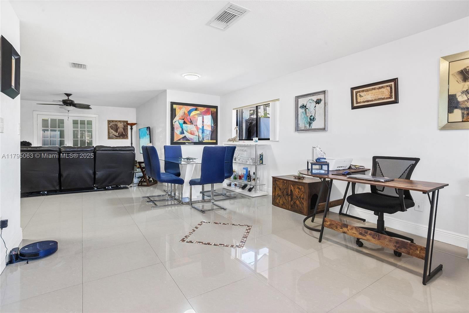 Real estate property located at 12424 10th Ter, Miami-dade, Villas At The Lake, Miami, FL