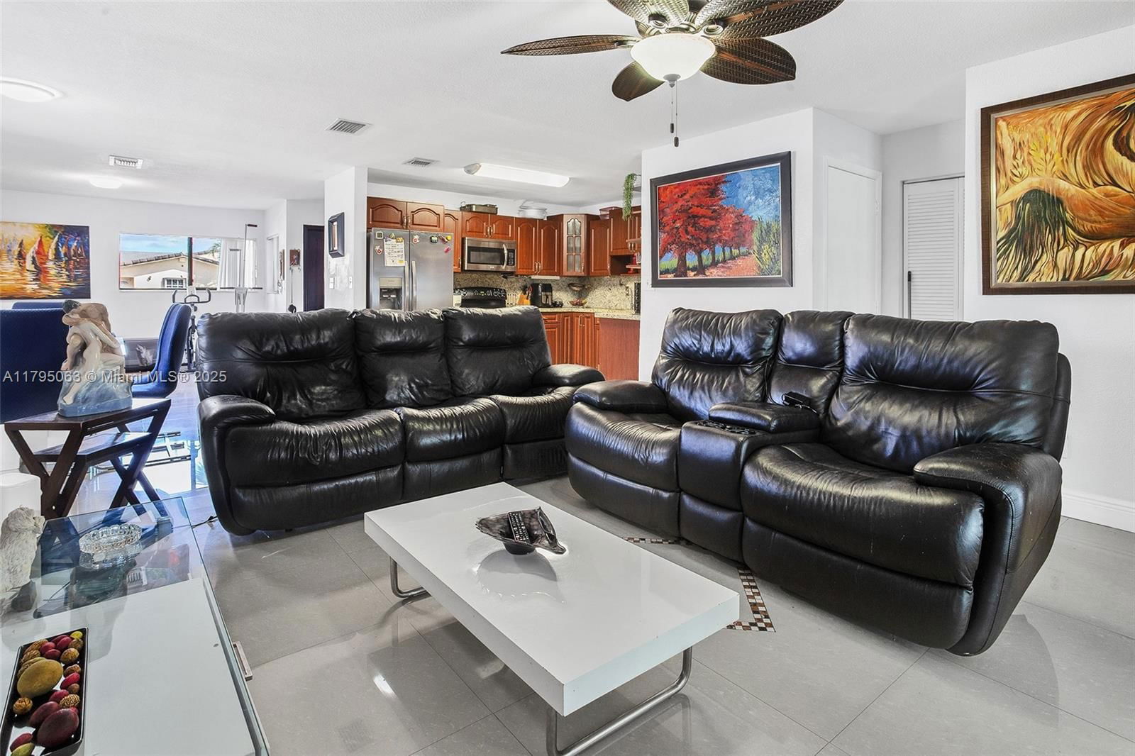 Real estate property located at 12424 10th Ter, Miami-dade, Villas At The Lake, Miami, FL