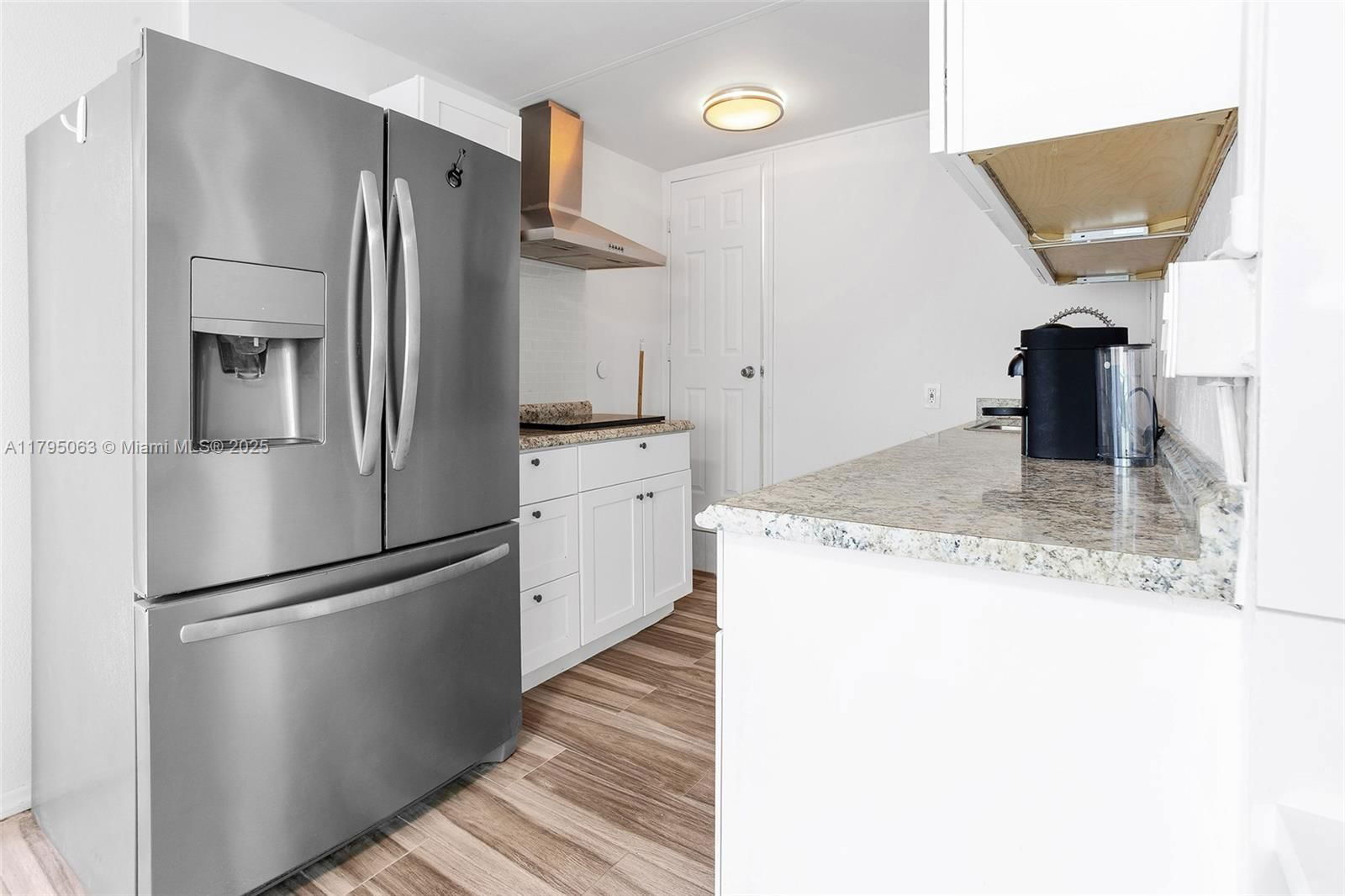 Real estate property located at 12424 10th Ter, Miami-dade, Villas At The Lake, Miami, FL