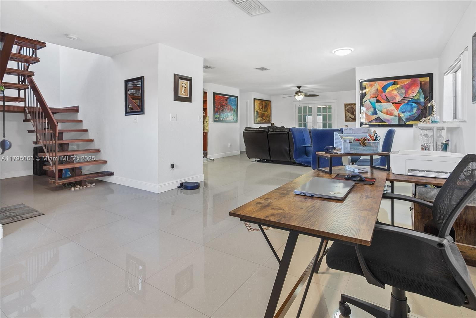 Real estate property located at 12424 10th Ter, Miami-dade, Villas At The Lake, Miami, FL