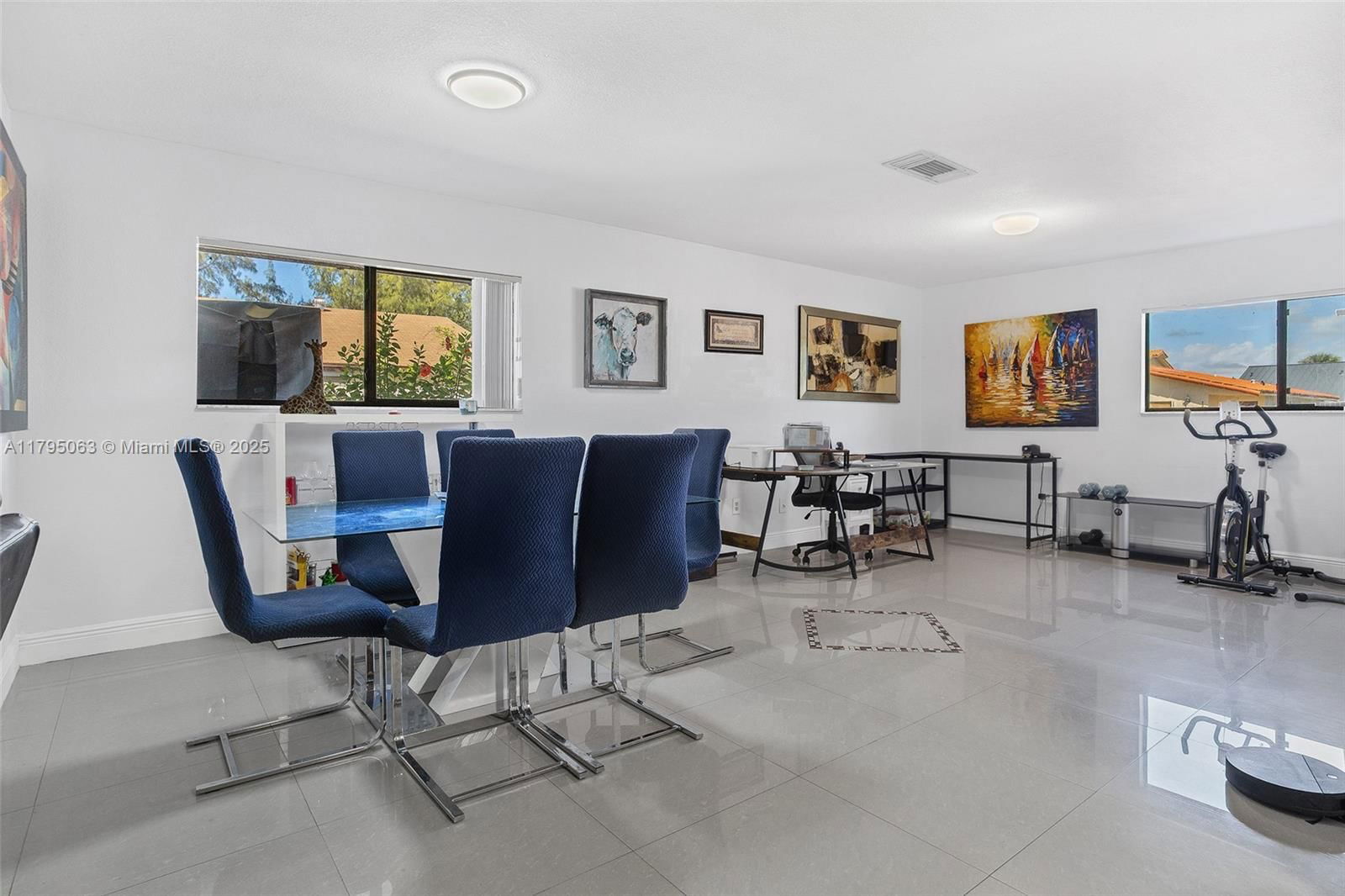 Real estate property located at 12424 10th Ter, Miami-dade, Villas At The Lake, Miami, FL