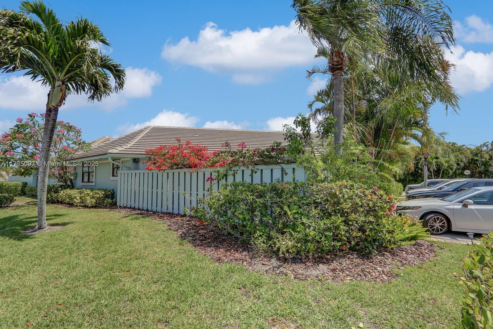 Real estate property located at 1127 Seminole Ave #25D, Palm Beach, Bella Vista, Jupiter, FL