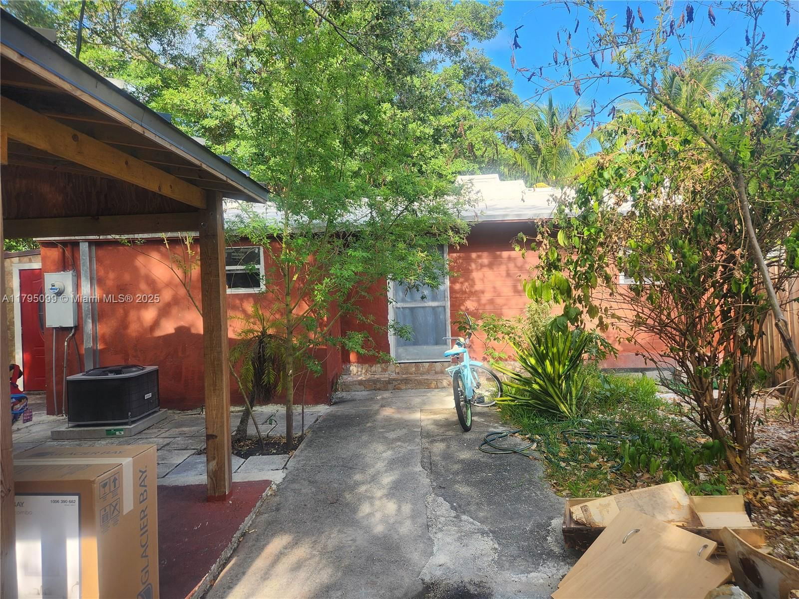 Real estate property located at 9407 4th Ave, Miami-dade, Pinewood Park Pl Amd 2nd, Miami, FL