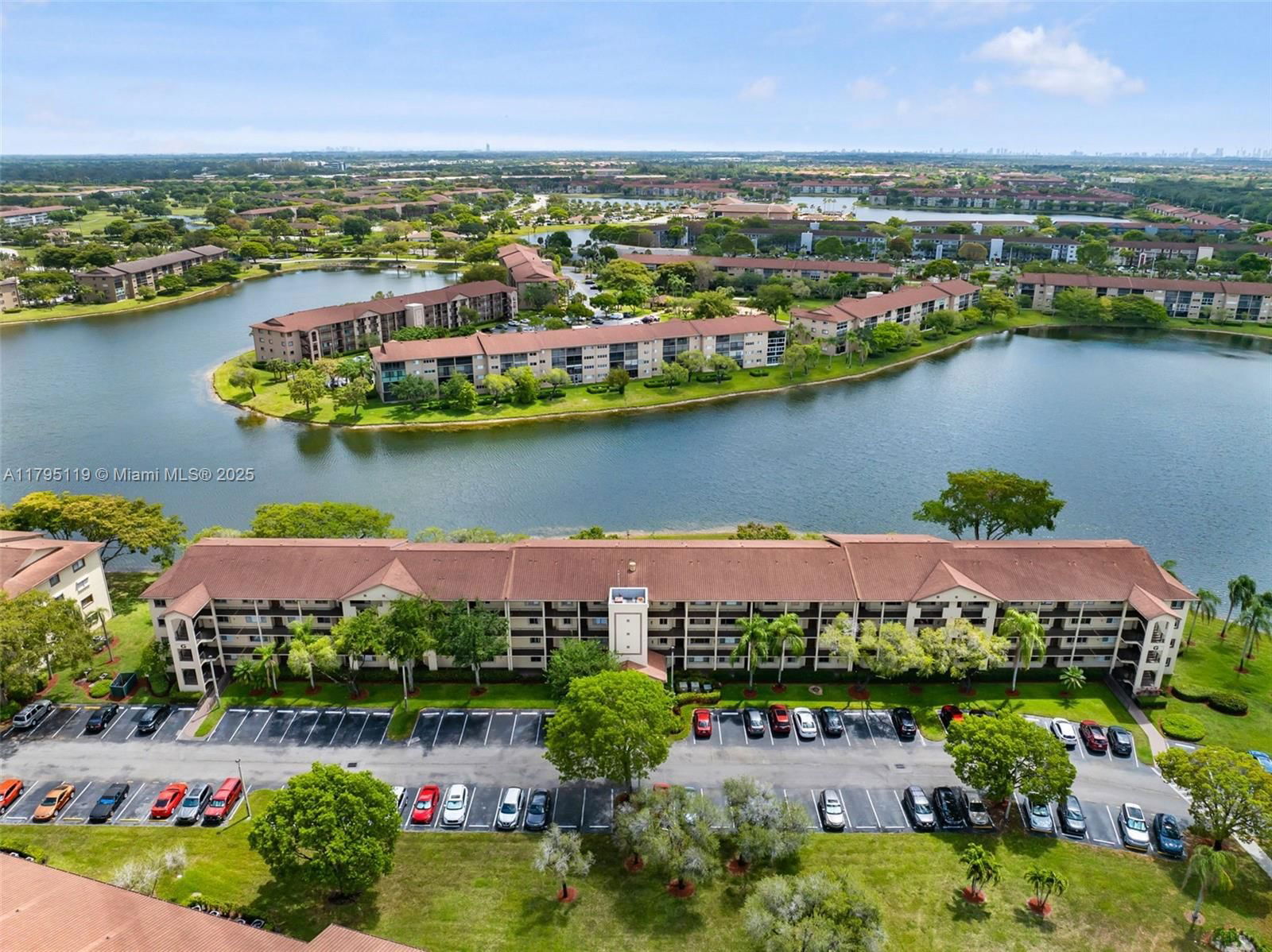 Real estate property located at 1351 141st Ave #313G, Broward, Suffolk At Century Villag, Pembroke Pines, FL