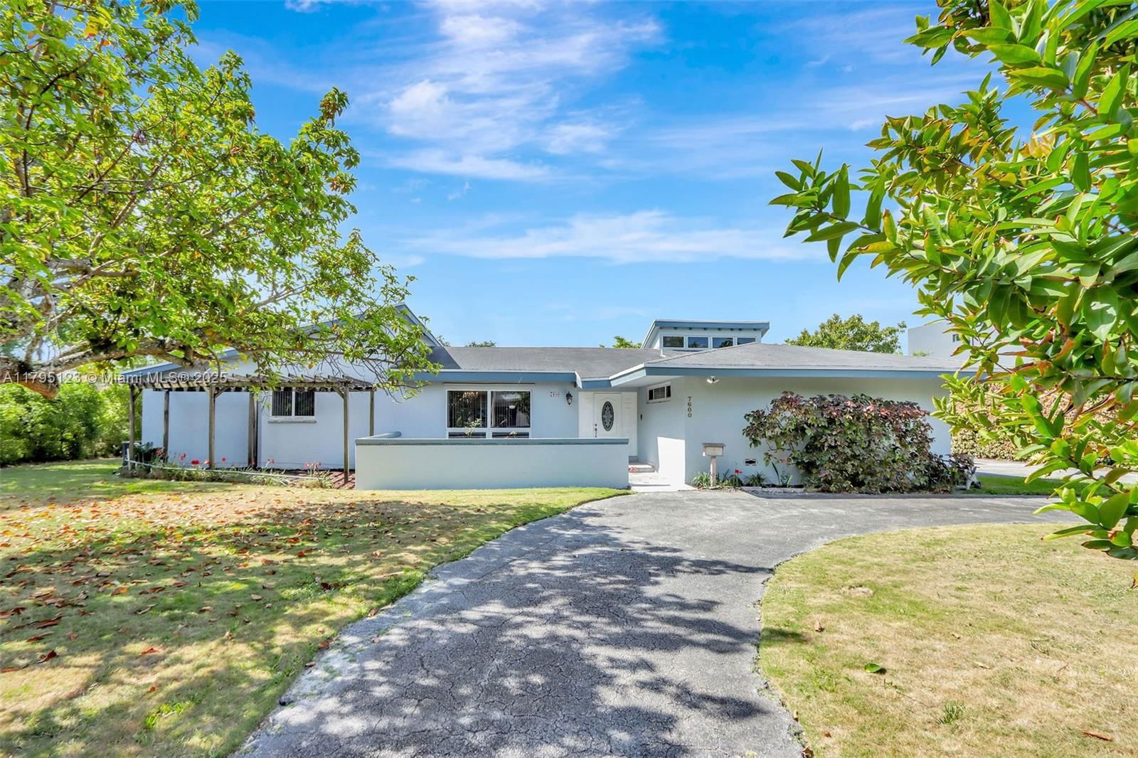 Real estate property located at 7600 124th St, Miami-dade, Chapman Park 2nd Addn, Pinecrest, FL