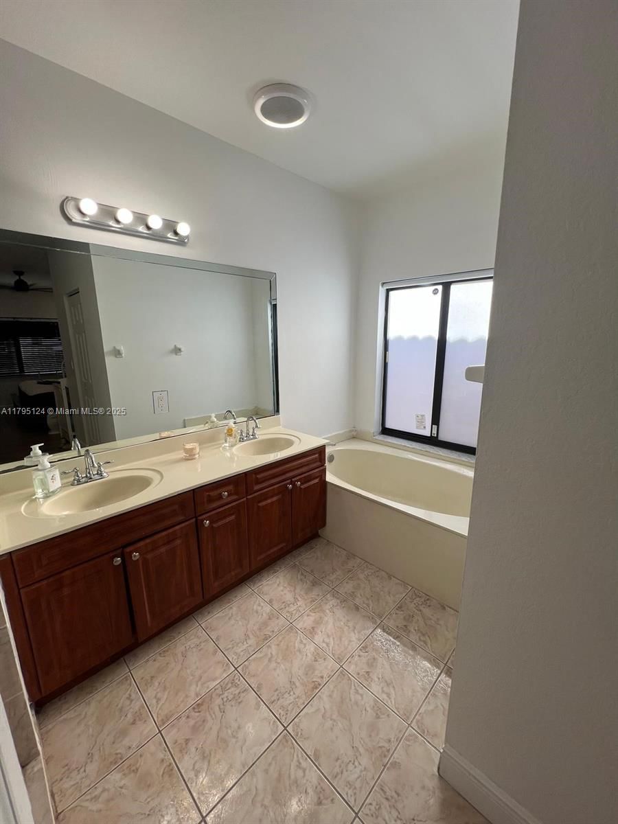 Real estate property located at 13451 280th Ter, Miami-dade, Chateau Royal Estates, Homestead, FL