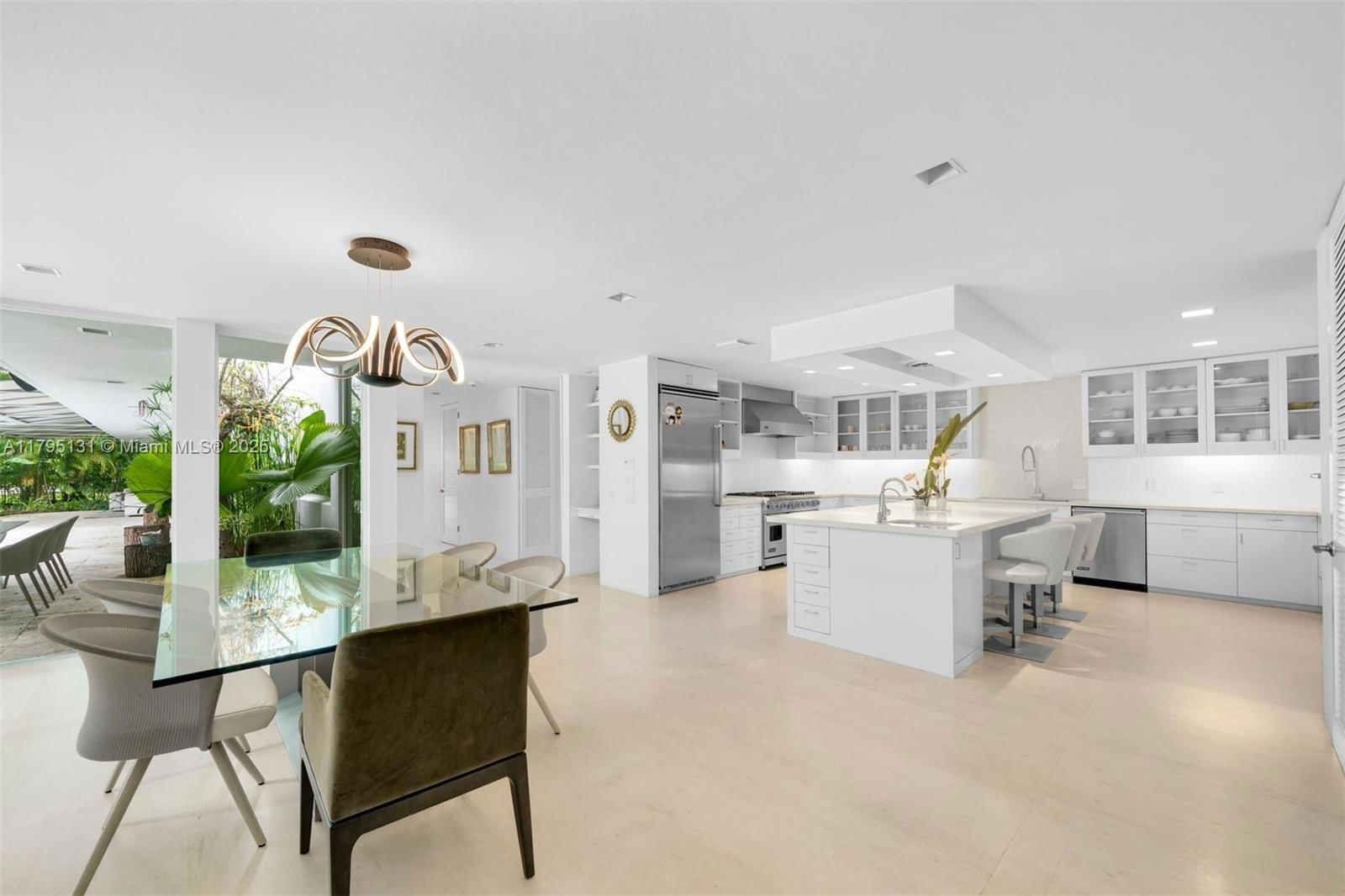 Real estate property located at 10400 Old Cutler Rd, Miami-dade, Snapper Creek Lakes Sub, Coral Gables, FL