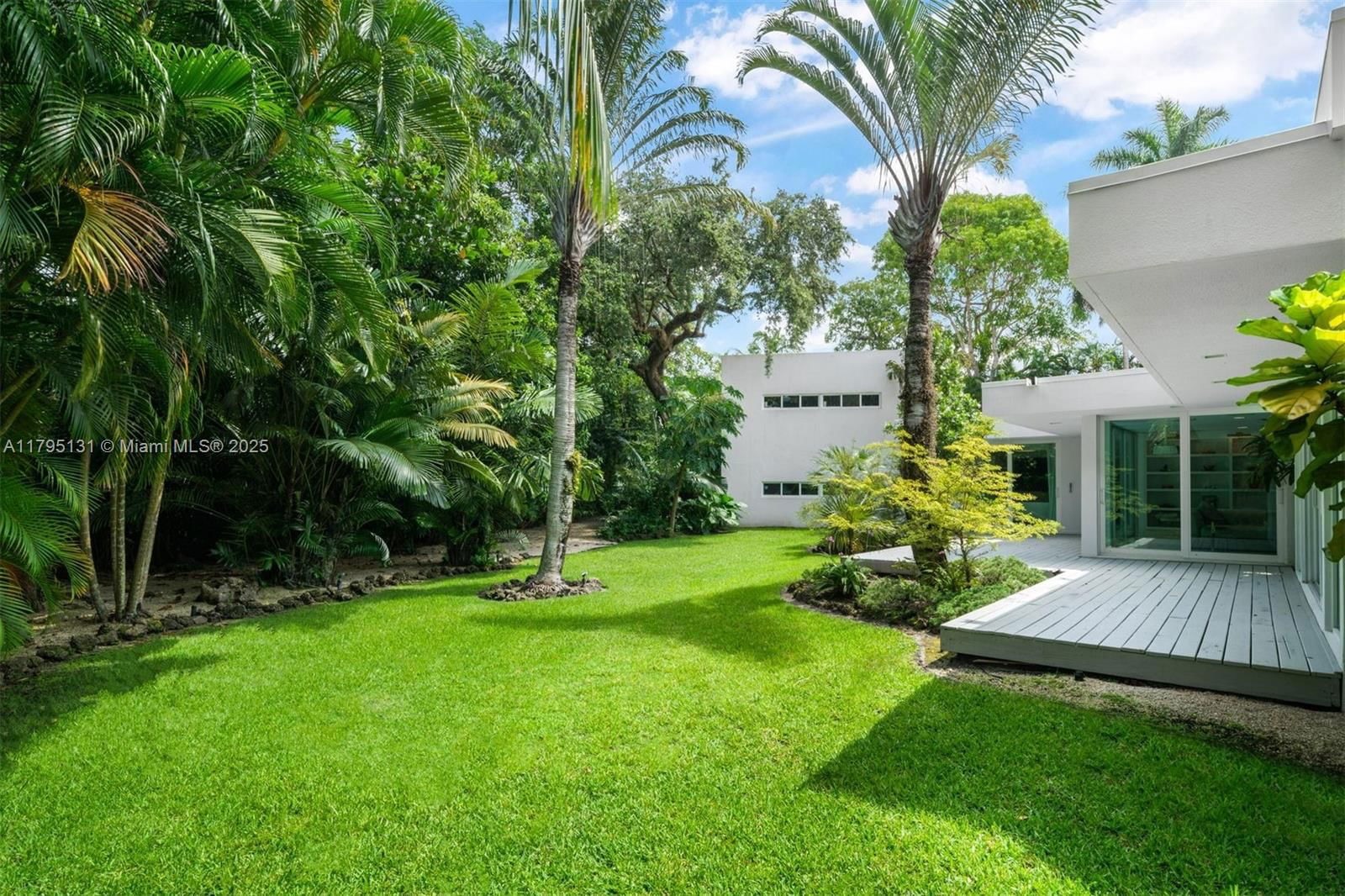 Real estate property located at 10400 Old Cutler Rd, Miami-dade, Snapper Creek Lakes Sub, Coral Gables, FL
