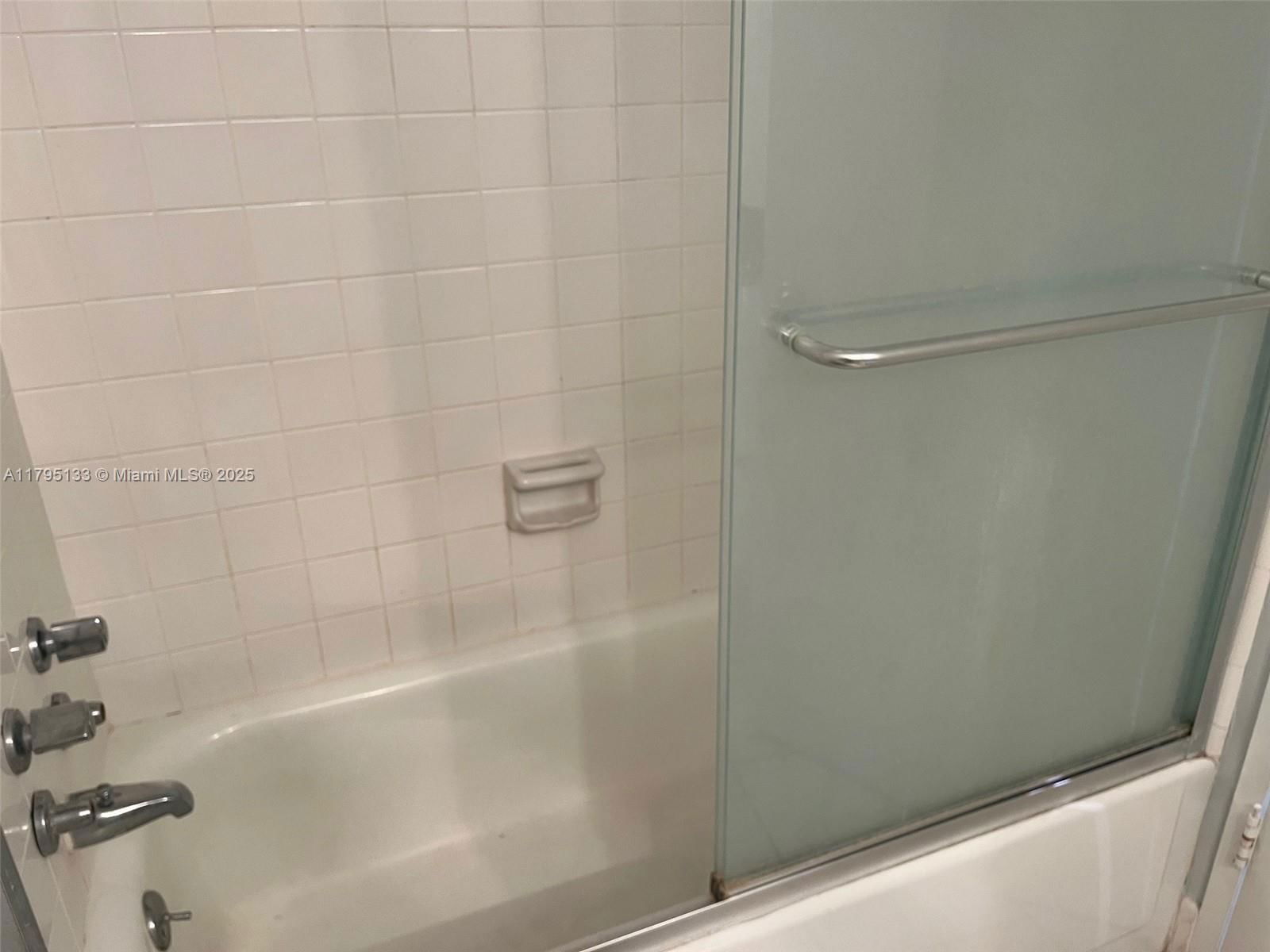 Real estate property located at 900 Bay Dr #913, Miami-dade, King Cole Condo, Miami Beach, FL