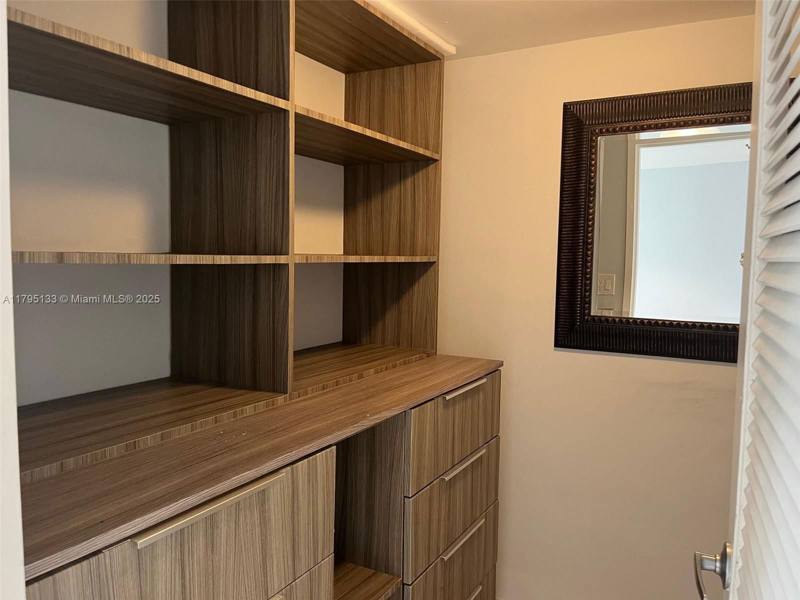 Real estate property located at 900 Bay Dr #913, Miami-dade, King Cole Condo, Miami Beach, FL