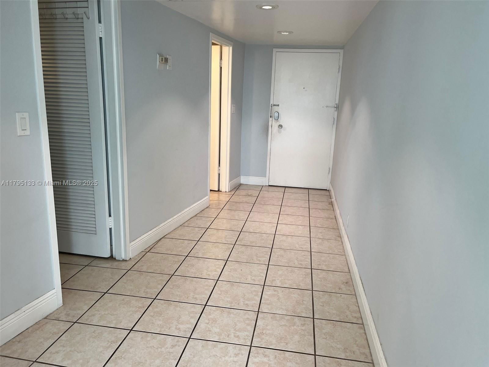 Real estate property located at 900 Bay Dr #913, Miami-dade, King Cole Condo, Miami Beach, FL
