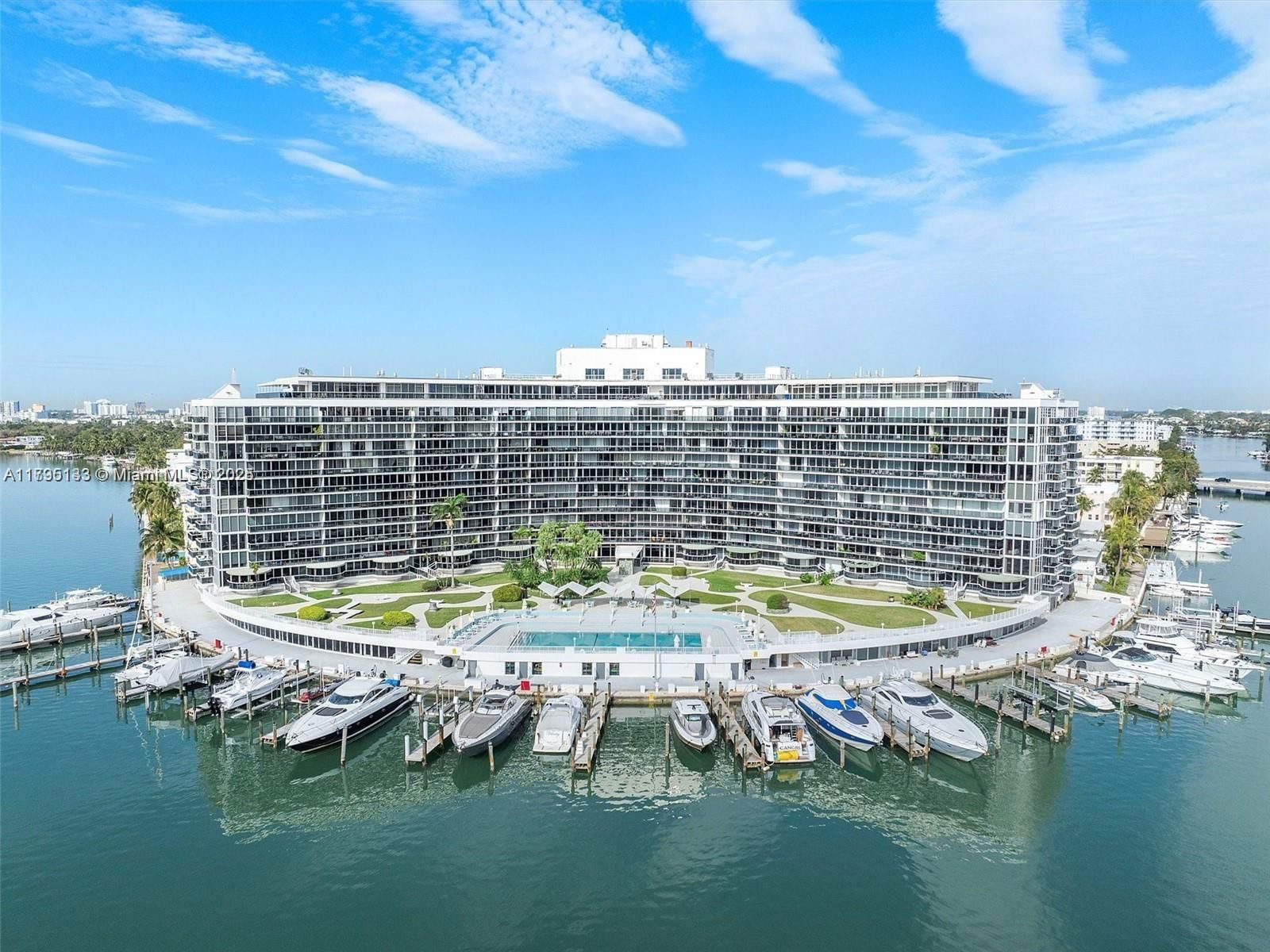 Real estate property located at 900 Bay Dr #913, Miami-dade, King Cole Condo, Miami Beach, FL