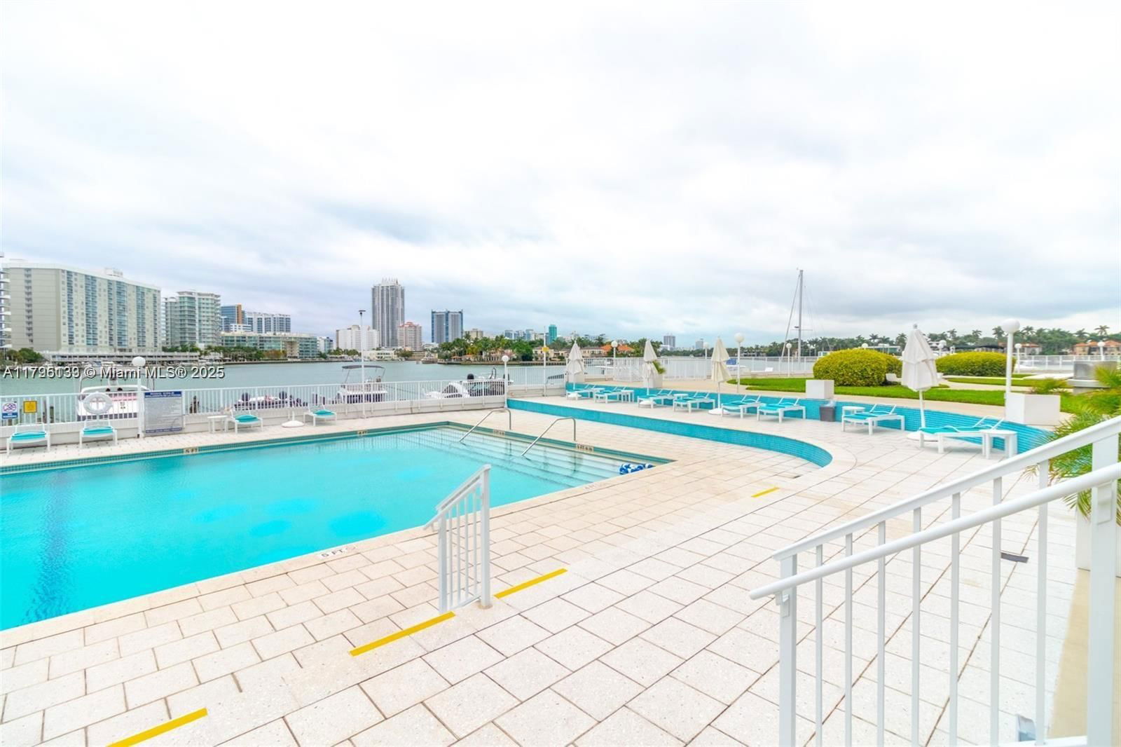 Real estate property located at 900 Bay Dr #913, Miami-dade, King Cole Condo, Miami Beach, FL