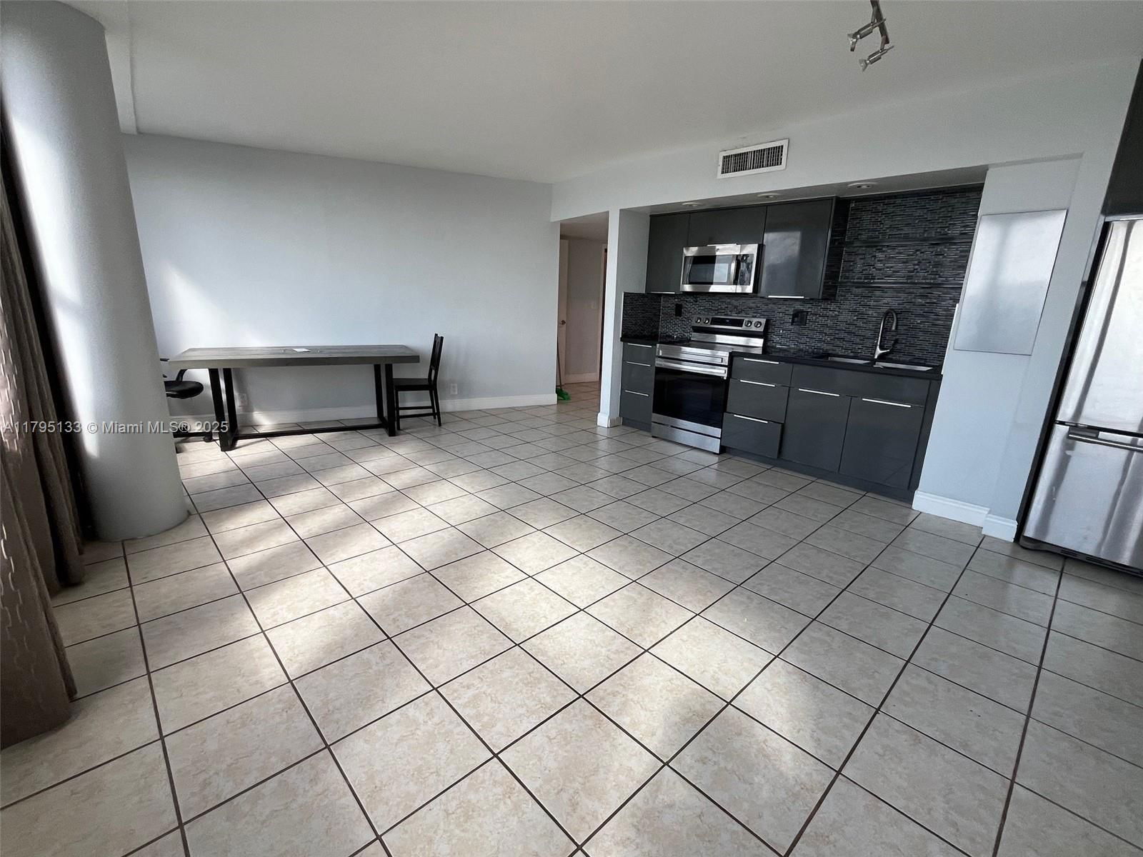 Real estate property located at 900 Bay Dr #913, Miami-dade, King Cole Condo, Miami Beach, FL