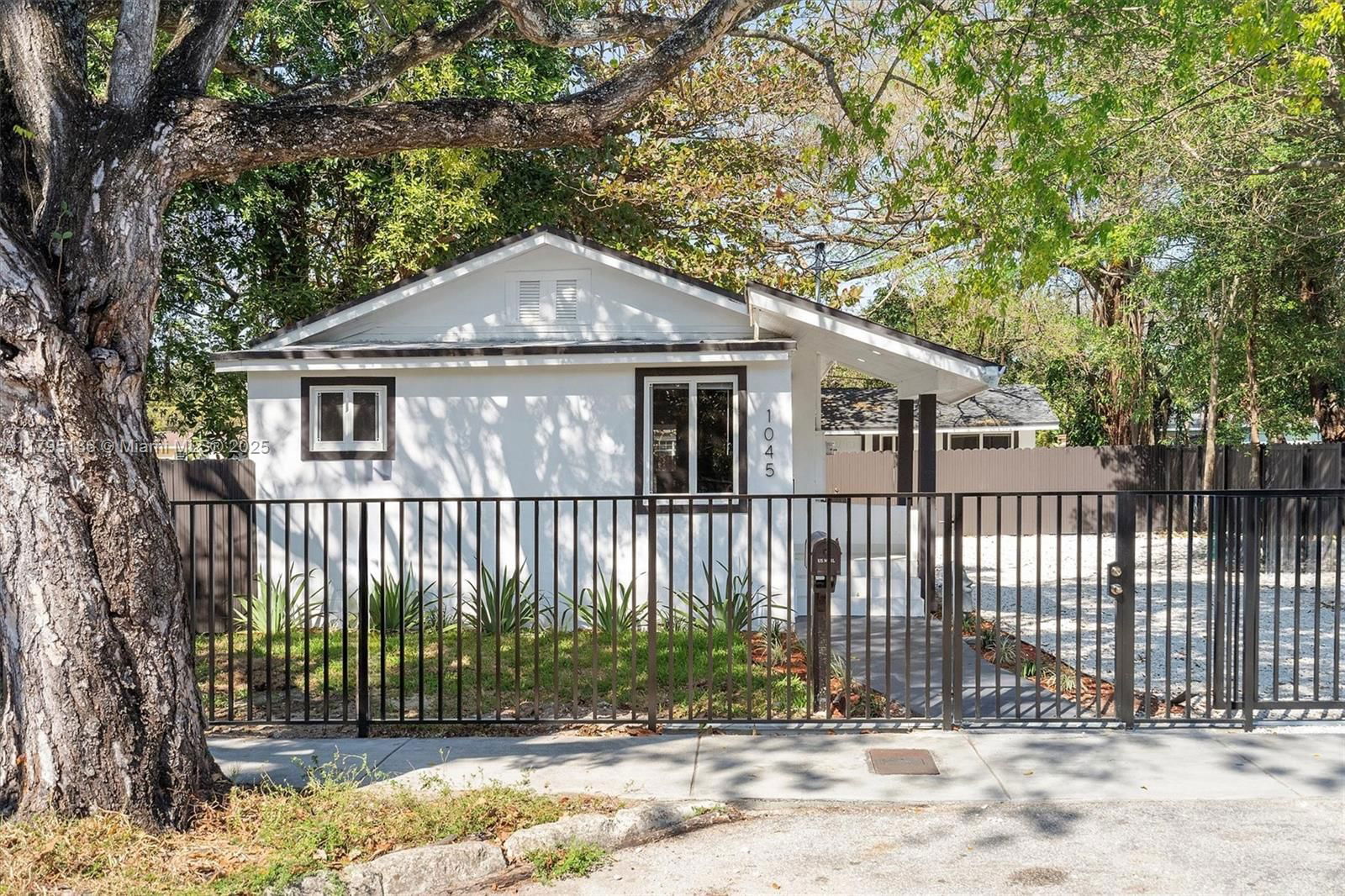 Real estate property located at 1045 55th Terrace, Miami-dade, Bowling Green Extension, Miami, FL