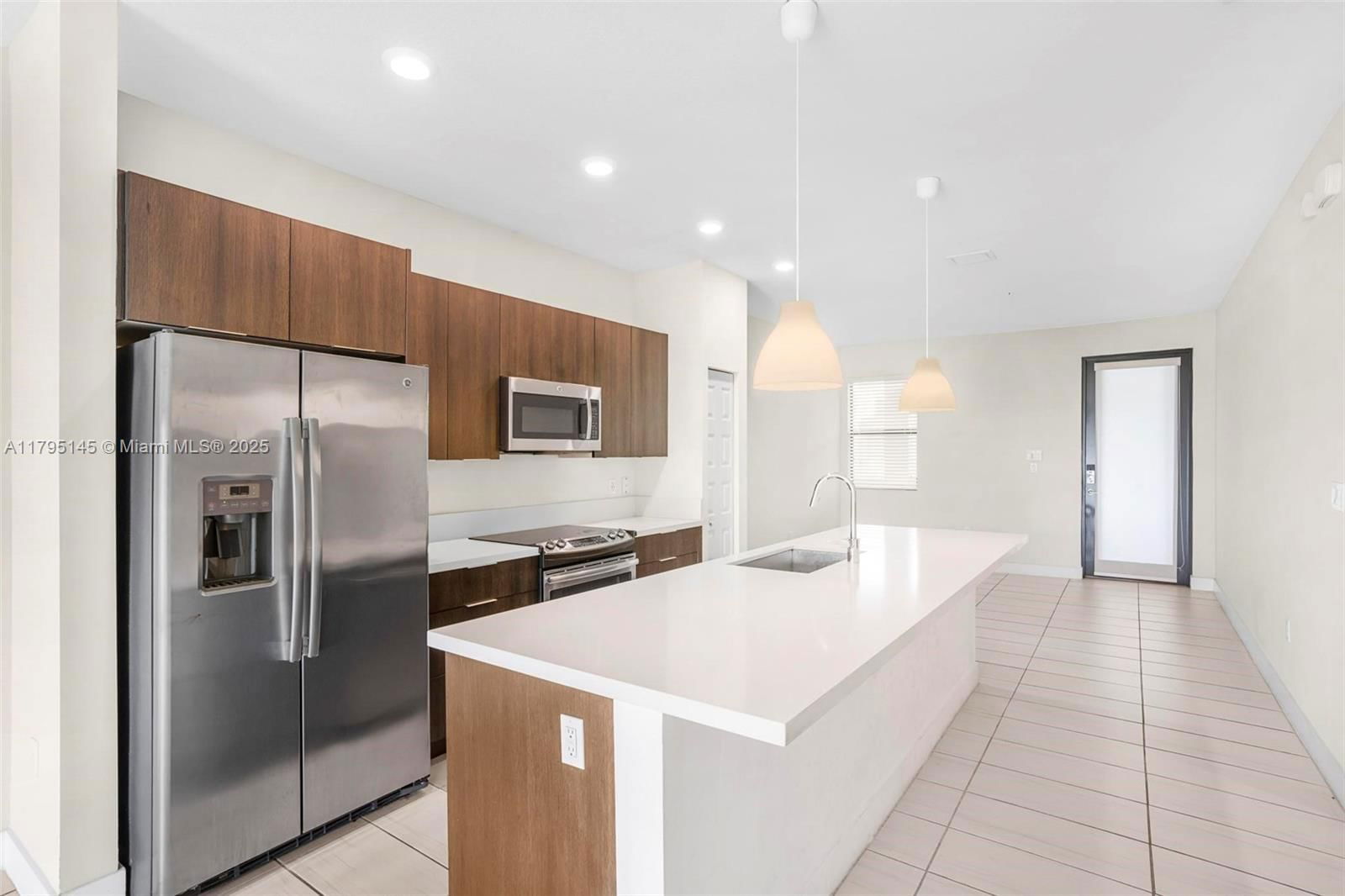 Real estate property located at 7865 104th Ave #33, Miami-dade, Apex At Park Central, Doral, FL